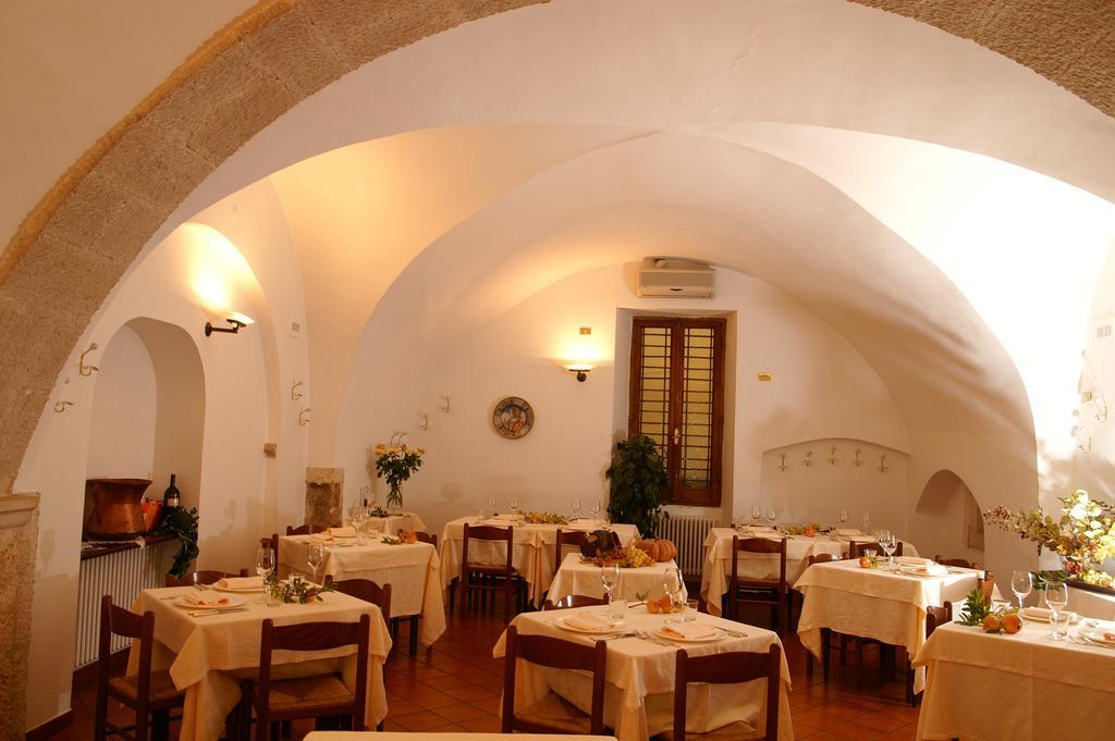 La Locanda Di Gino Sulmona Bagian luar foto